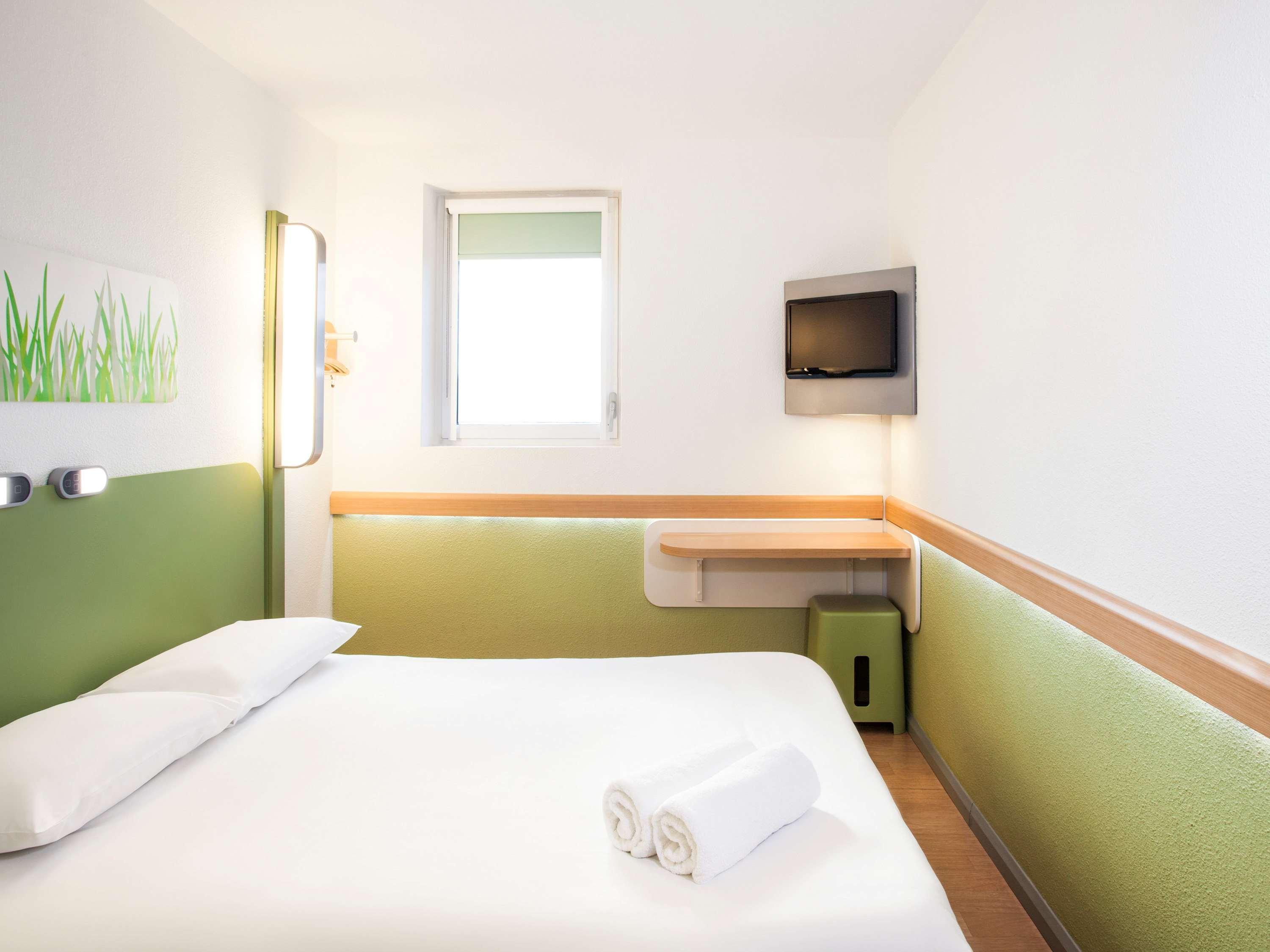 Ibis Budget London Whitechapel - Brick Lane Hotel ภายนอก รูปภาพ